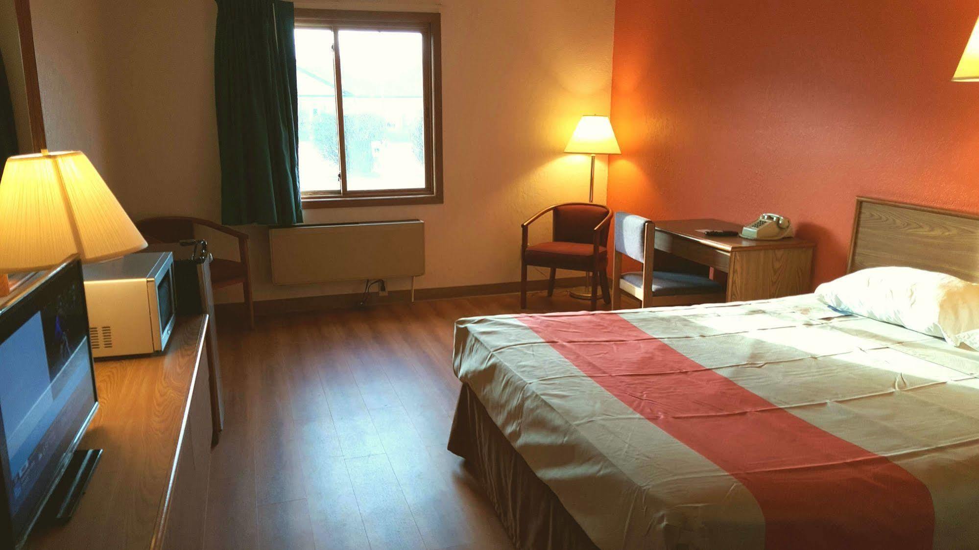 Motel 6-Saukville, Wi Exteriör bild